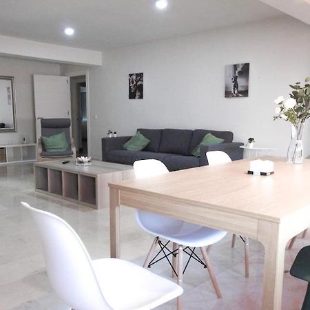 Carihuela Beach Suite Apartment Torremolinos Luaran gambar