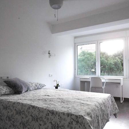 Carihuela Beach Suite Apartment Torremolinos Luaran gambar