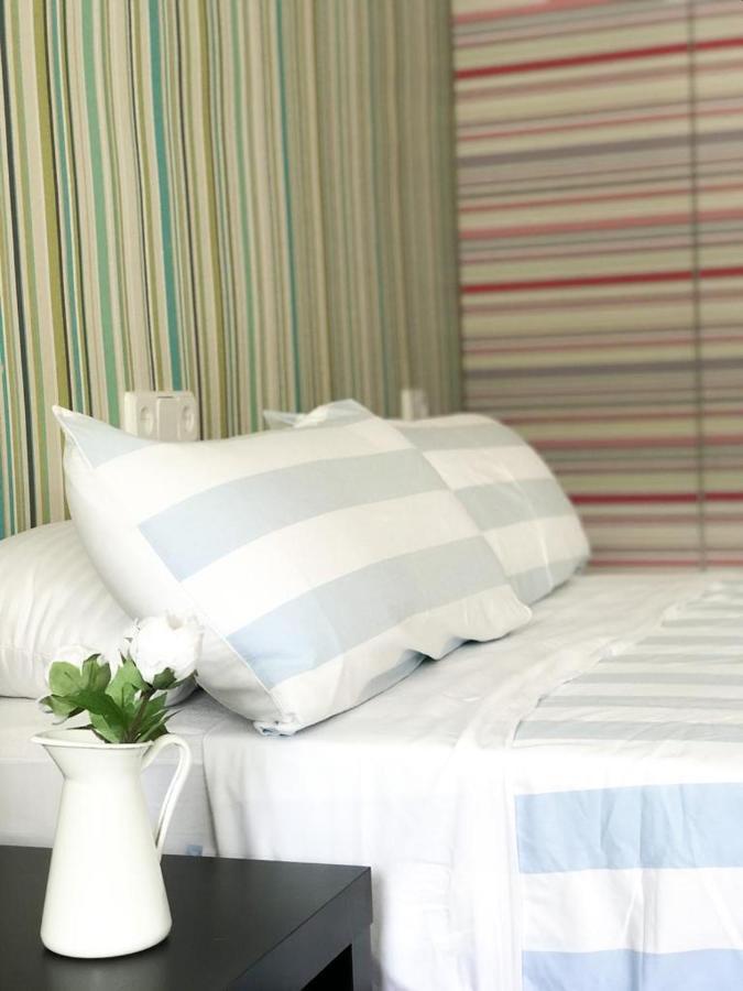 Carihuela Beach Suite Apartment Torremolinos Luaran gambar