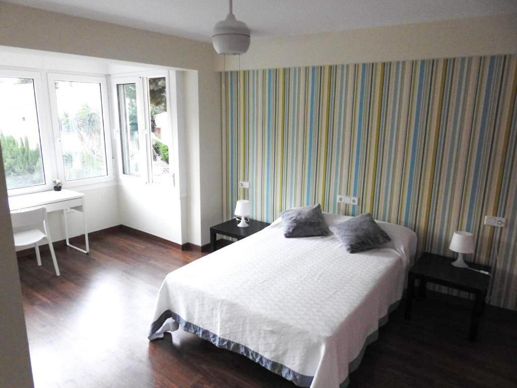 Carihuela Beach Suite Apartment Torremolinos Luaran gambar