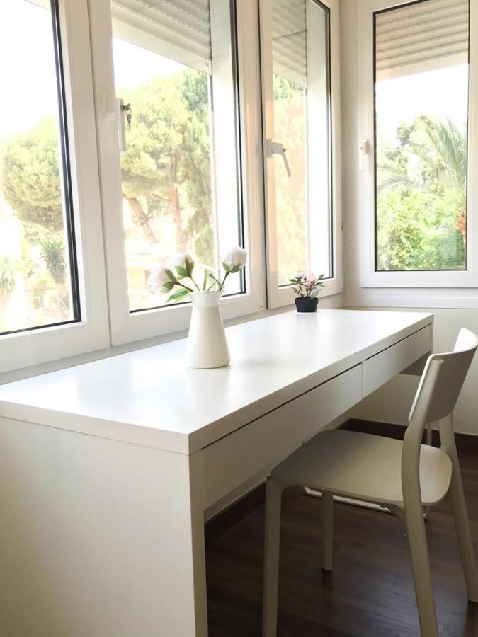 Carihuela Beach Suite Apartment Torremolinos Luaran gambar