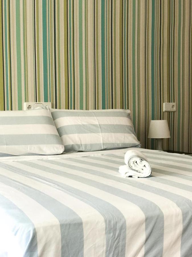 Carihuela Beach Suite Apartment Torremolinos Luaran gambar